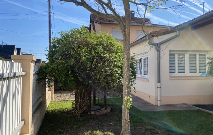 MAISON de 131 m² sur terrain paysagé de 469 m²